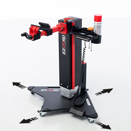Vista del soporte elevador eléctrico Ezoord Heavy Duty plegado, mostrando las ruedas y facilidad de movimiento para su uso en talleres de bicicletas eléctricas y pesadas.